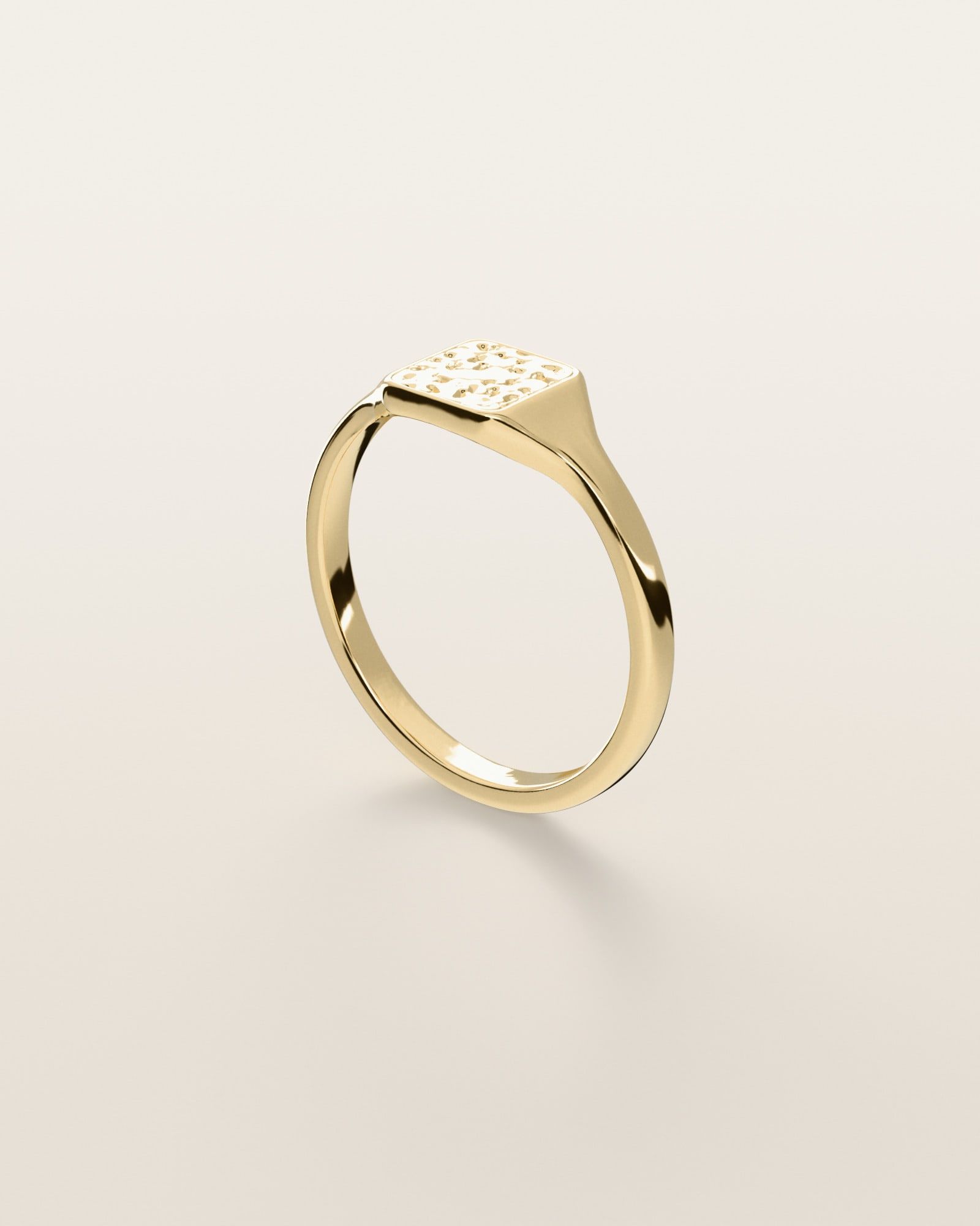 No. 446 Signet XS nugget ring, three-quarter view, 14K yellow gold, rendered from the production 3D file