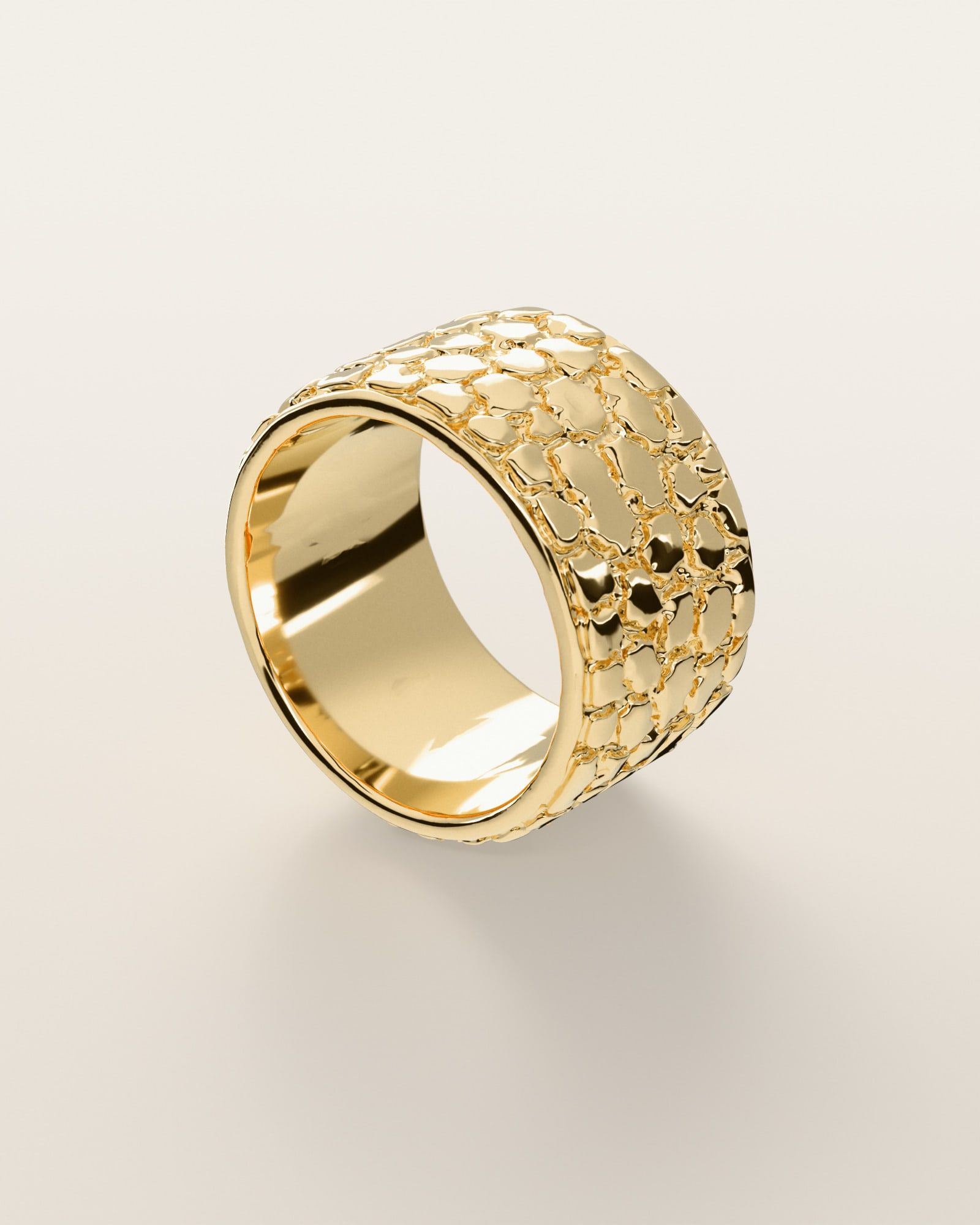 No. 447 Cigar Band nugget ring, three-quarter view, 14K yellow gold, rendered from the production 3D file