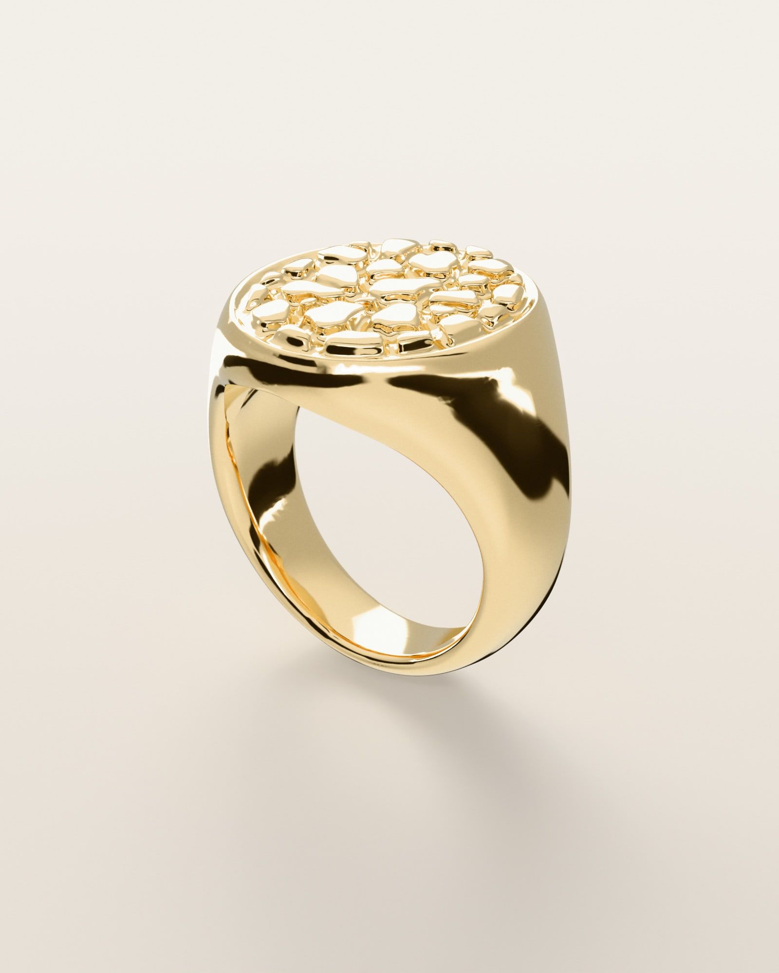 No. 404 Oval nugget ring, three-quarter view, 14K yellow gold, rendered from the production 3D file