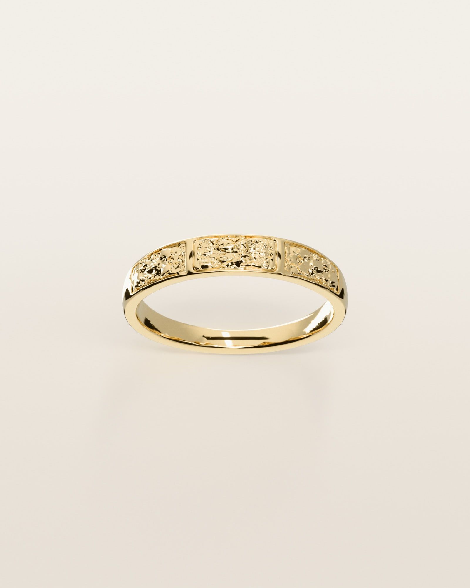 No. 526 Cascade nugget ring, the nugget pattern, face on, 14K yellow gold, rendered from the production 3D file