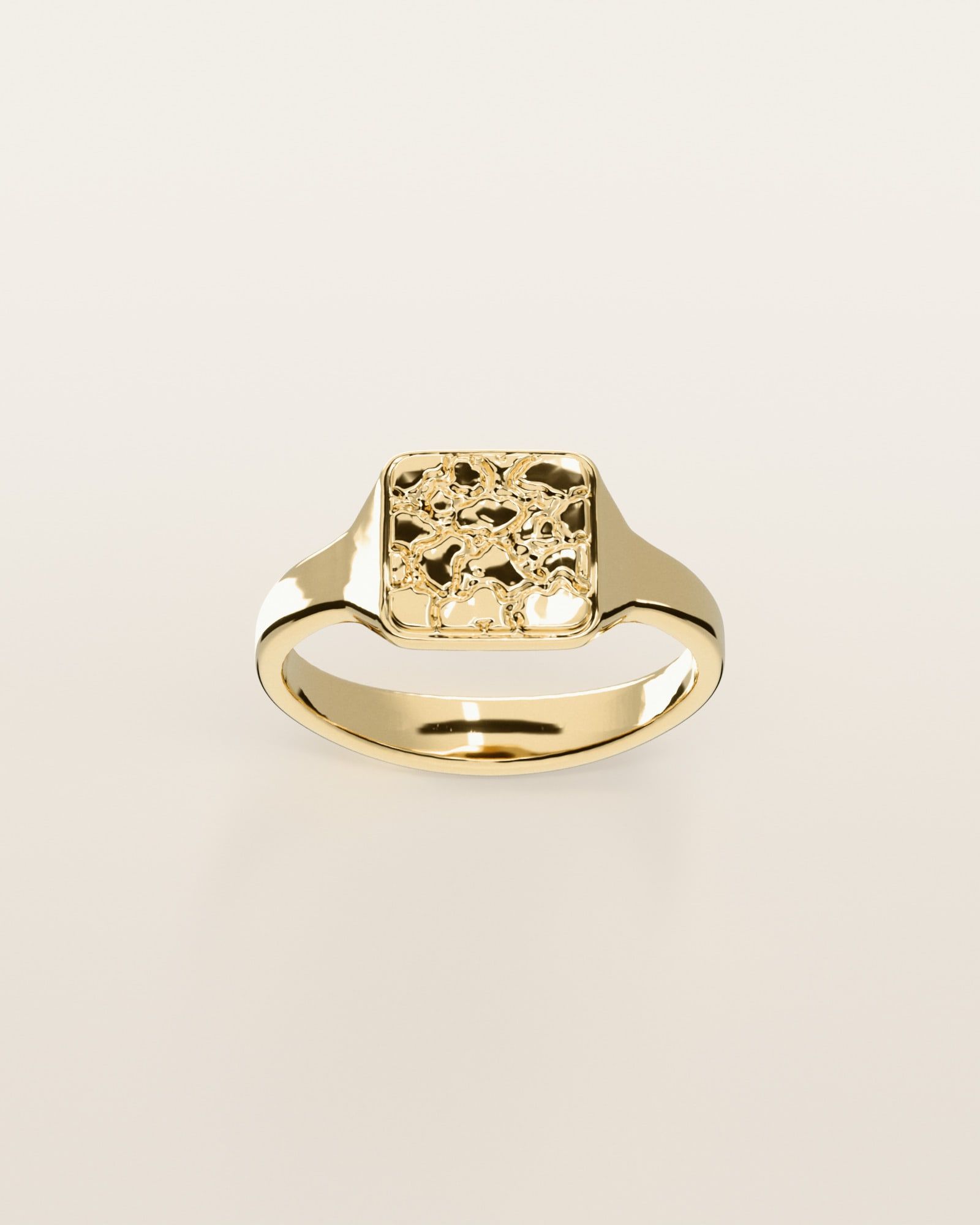 No. 430 Signet S nugget ring, the nugget pattern, face on, 14K yellow gold, rendered from the production 3D file