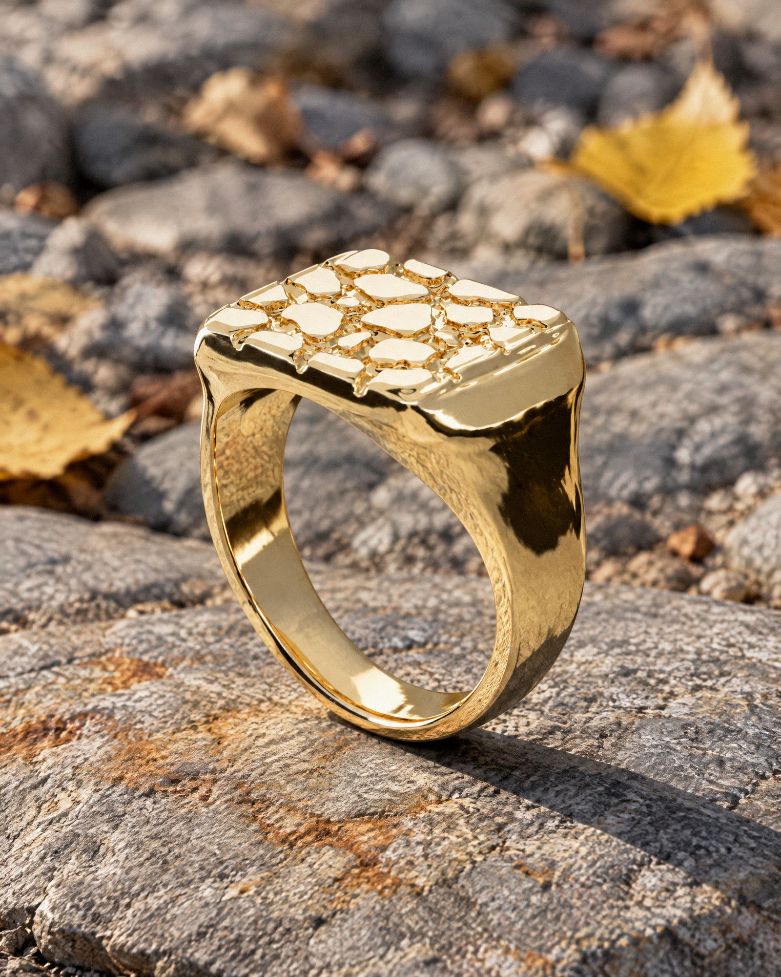 No. 401 Signet L nugget ring, still life, 14K yellow gold