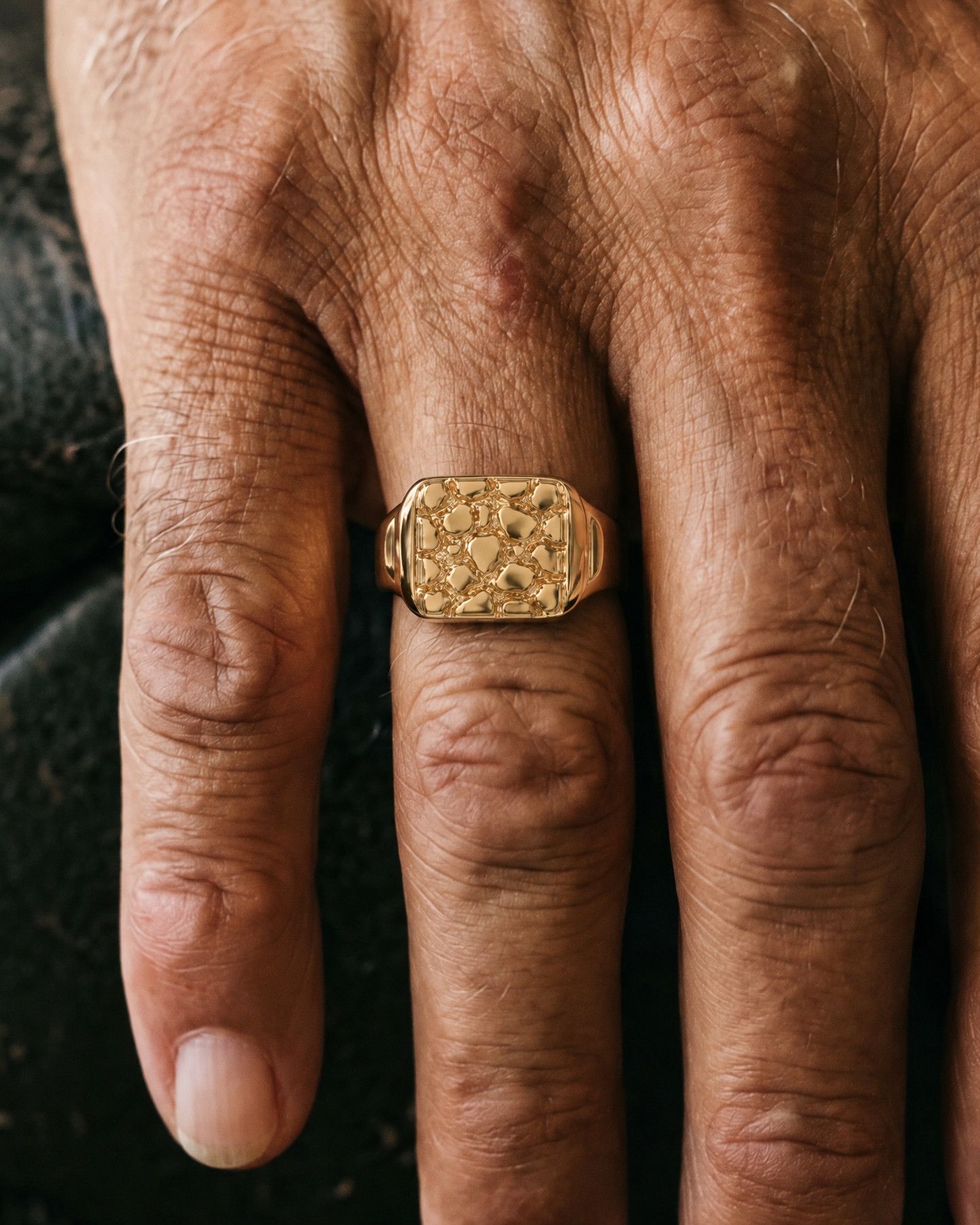 No. 401 Signet L nugget ring, worn on the hand, 14K yellow gold