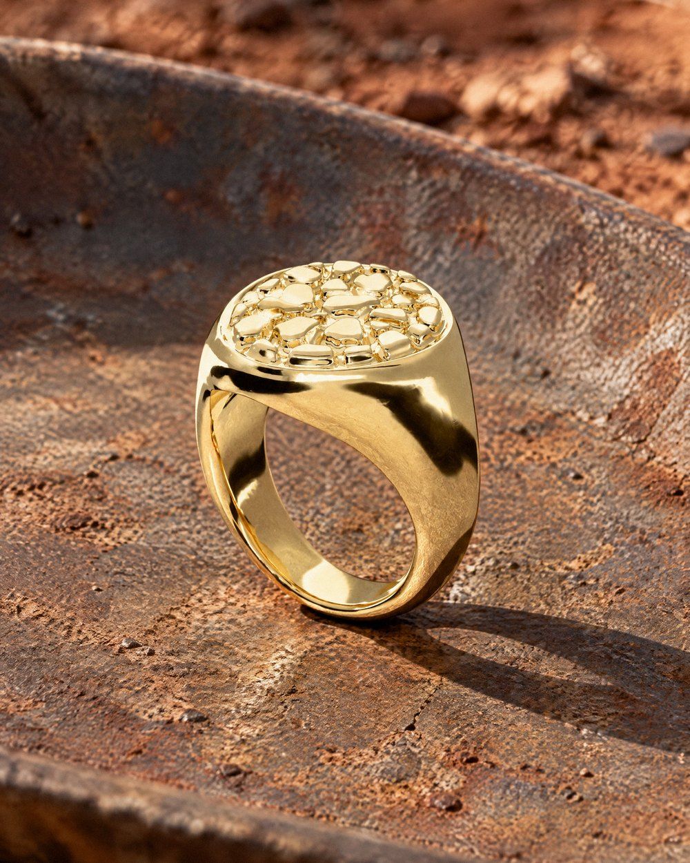 No. 404 Oval nugget ring, still life, 14K yellow gold