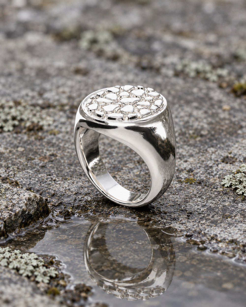 Oval No. 404 in sterling silver, still life