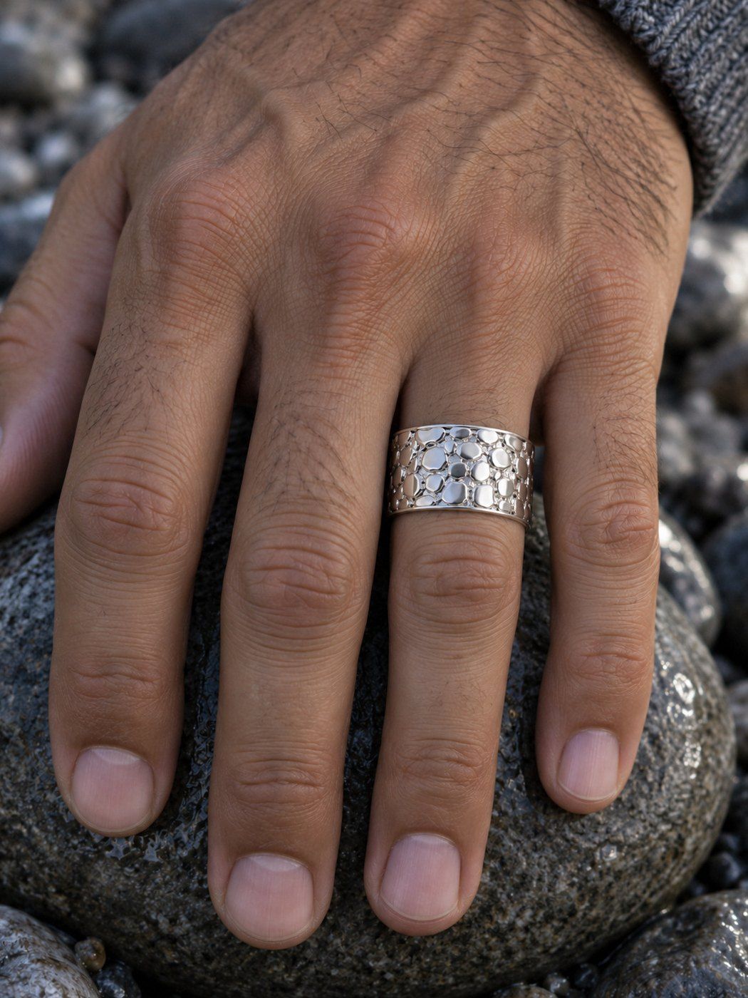 Cigar Band No. 447 in sterling silver, worn on another hand