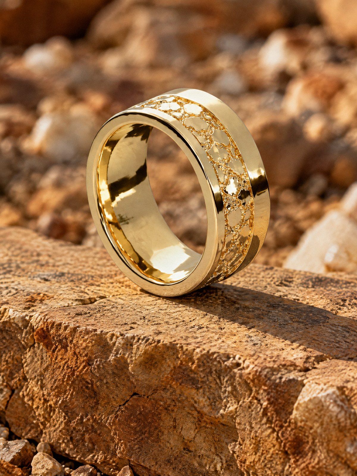 Rail No. 532 in solid 14K gold, still life on rock